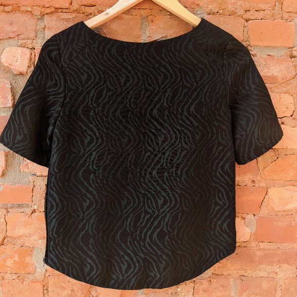 H&M Structured Tiger-Stripe Top - Picture 3 of 5